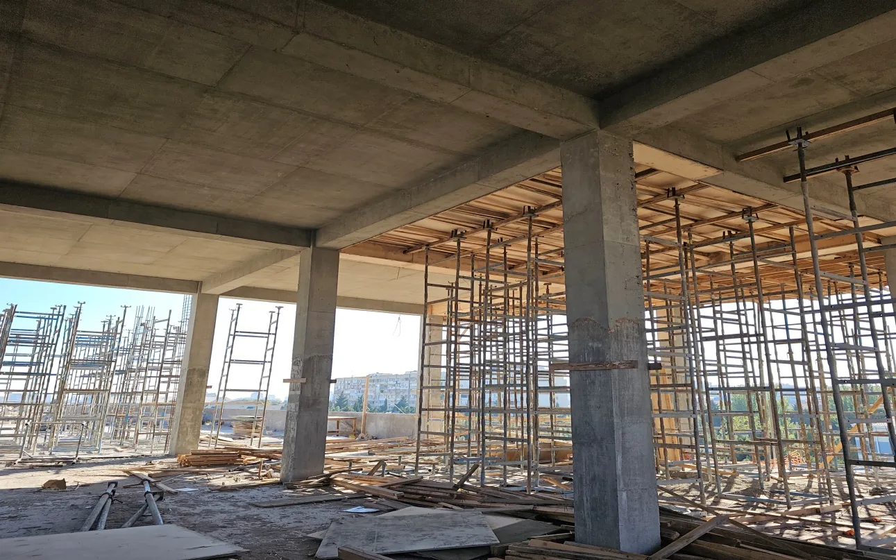 İntaş Construction — tikinti sahəsi